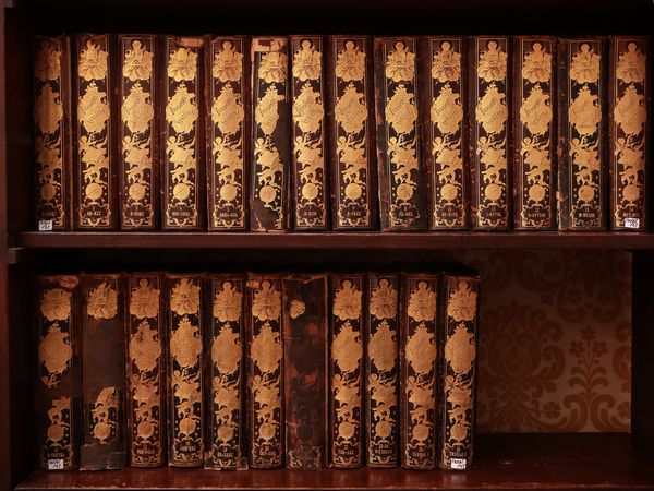 Nuova enciclopedia italiana  - Asta Un'antica dimora marchigiana: Arredi antichi e Arte contemporanea - Associazione Nazionale - Case d'Asta italiane