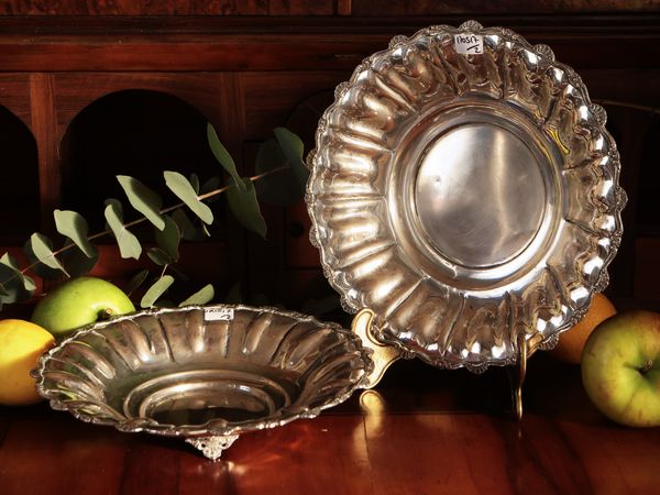 Coppia di cestini porta bon bon in argento  - Asta Un'antica dimora marchigiana: Arredi antichi e Arte contemporanea - Associazione Nazionale - Case d'Asta italiane