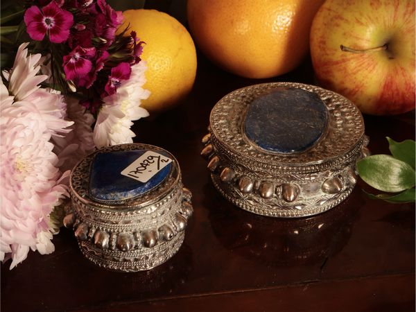 Coppia di scatoline in argento  - Asta Un'antica dimora marchigiana: Arredi antichi e Arte contemporanea - Associazione Nazionale - Case d'Asta italiane