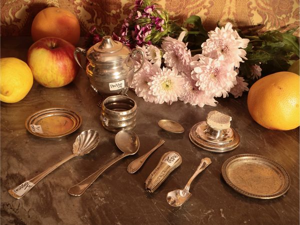 Lotto di argenteria  - Asta Un'antica dimora marchigiana: Arredi antichi e Arte contemporanea - Associazione Nazionale - Case d'Asta italiane