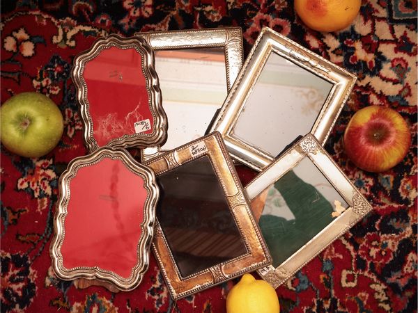 Quattro cornici portaritratti in argento  - Asta Un'antica dimora marchigiana: Arredi antichi e Arte contemporanea - Associazione Nazionale - Case d'Asta italiane