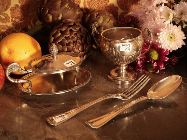 Lotto di argenteria per la tavola  - Asta Un'antica dimora marchigiana: Arredi antichi e Arte contemporanea - Associazione Nazionale - Case d'Asta italiane