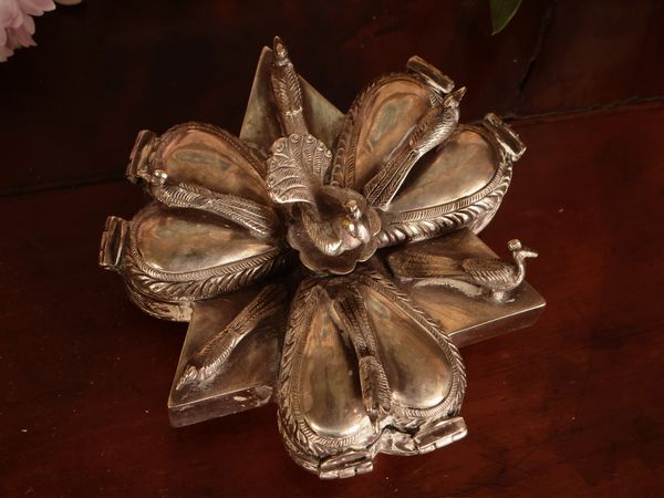 Scatola in argento  - Asta Un'antica dimora marchigiana: Arredi antichi e Arte contemporanea - Associazione Nazionale - Case d'Asta italiane
