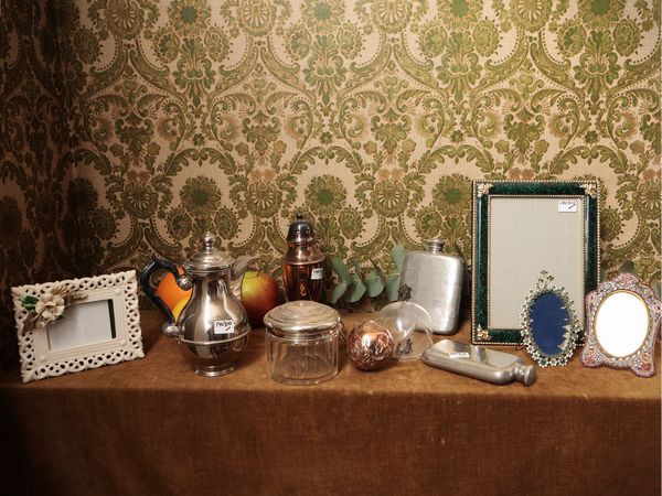 Accessori decorativi  - Asta Un'antica dimora marchigiana: Arredi antichi e Arte contemporanea - Associazione Nazionale - Case d'Asta italiane