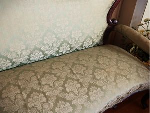 Divano in mogano  - Asta Un'antica dimora marchigiana: Arredi antichi e Arte contemporanea - Associazione Nazionale - Case d'Asta italiane