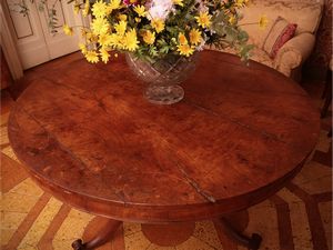 Tavolo da pranzo allungabile in ciliegio  - Asta Un'antica dimora marchigiana: Arredi antichi e Arte contemporanea - Associazione Nazionale - Case d'Asta italiane