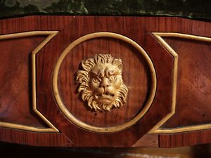 Coppia di poltrone in noce e impiallacciate in piuma di noce  - Asta Un'antica dimora marchigiana: Arredi antichi e Arte contemporanea - Associazione Nazionale - Case d'Asta italiane