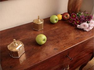 Piccolo cassettone in ciliegio  - Asta Un'antica dimora marchigiana: Arredi antichi e Arte contemporanea - Associazione Nazionale - Case d'Asta italiane