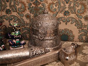 Grande miscellanea di curiosit� orientali  - Asta Un'antica dimora marchigiana: Arredi antichi e Arte contemporanea - Associazione Nazionale - Case d'Asta italiane