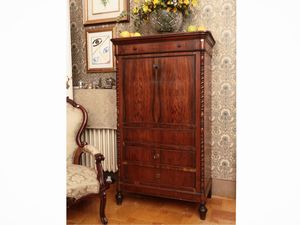 Secretaire impiallacciato in mogano e piuma di mogano  - Asta Un'antica dimora marchigiana: Arredi antichi e Arte contemporanea - Associazione Nazionale - Case d'Asta italiane