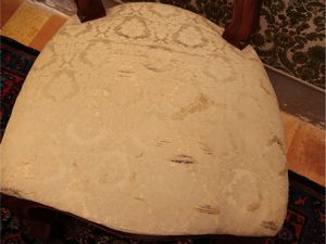 Serie di sei sedie in noce  - Asta Un'antica dimora marchigiana: Arredi antichi e Arte contemporanea - Associazione Nazionale - Case d'Asta italiane