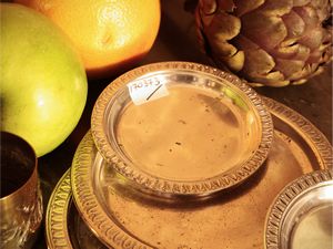 Accessori per la tavola di gusto moderno  - Asta Un'antica dimora marchigiana: Arredi antichi e Arte contemporanea - Associazione Nazionale - Case d'Asta italiane