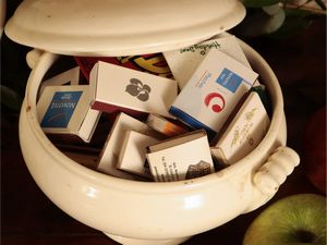 Accessori per la casa  - Asta Un'antica dimora marchigiana: Arredi antichi e Arte contemporanea - Associazione Nazionale - Case d'Asta italiane