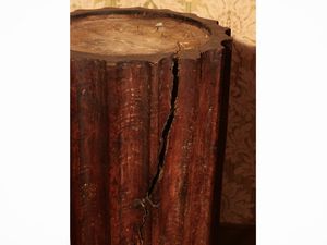 Colonna portavasi in legno tenero  - Asta Un'antica dimora marchigiana: Arredi antichi e Arte contemporanea - Associazione Nazionale - Case d'Asta italiane