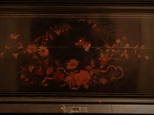 Pianoforte verticale in legno ebanizzato, Paul Scharff Berlin  - Asta Un'antica dimora marchigiana: Arredi antichi e Arte contemporanea - Associazione Nazionale - Case d'Asta italiane