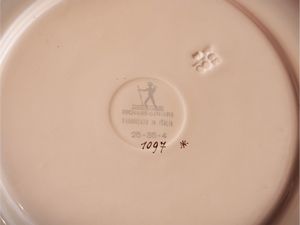 Giò Ponti : Servito da pesce in terraglia, Richard Ginori San Cristoforo 1935  - Asta Un'antica dimora marchigiana: Arredi antichi e Arte contemporanea - Associazione Nazionale - Case d'Asta italiane