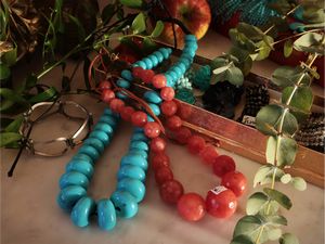 Selezione di bijoux Anni Settanta  - Asta Un'antica dimora marchigiana: Arredi antichi e Arte contemporanea - Associazione Nazionale - Case d'Asta italiane