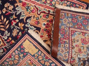 Set di tre tappeti persiani  - Asta Un'antica dimora marchigiana: Arredi antichi e Arte contemporanea - Associazione Nazionale - Case d'Asta italiane