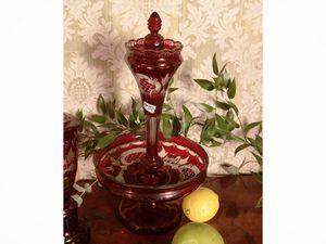 Tre accessori in cristallo di Boemia rosso rubino  - Asta Un'antica dimora marchigiana: Arredi antichi e Arte contemporanea - Associazione Nazionale - Case d'Asta italiane