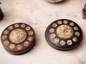 Assortimento di ceramiche esotiche blu  - Asta Un'antica dimora marchigiana: Arredi antichi e Arte contemporanea - Associazione Nazionale - Case d'Asta italiane