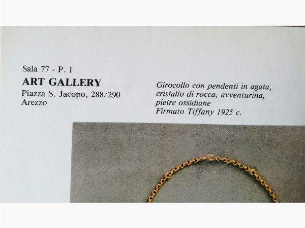 Collana Tiffany & Co. in oro giallo con sei sigilli egizi in pietre dure  - Asta Orologi e Gioielli - I - Associazione Nazionale - Case d'Asta italiane