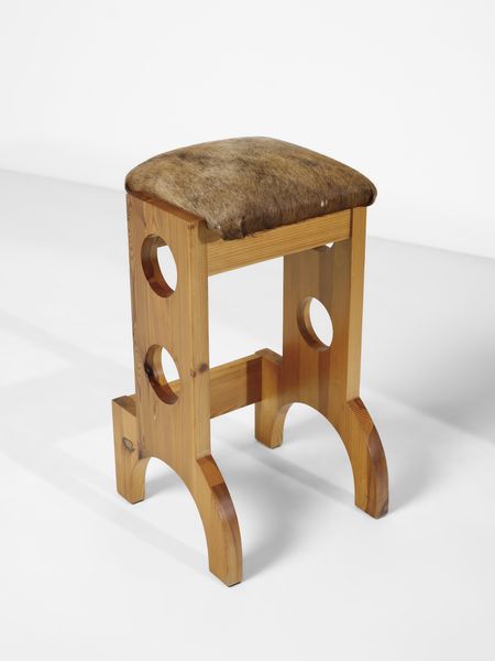 MANIFATTURA ITALIANA : Mobile bar eclettico fantasia unito a due sgabelli  - Asta Asta 523 | DESIGN E ARTI DECORATIVE DEL NOVECENTO Tradizionale - Associazione Nazionale - Case d'Asta italiane