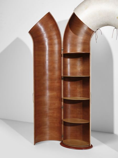 AUTORE IGNOTO : Grande mobile contenitore ad arco  - Asta Asta 523 | DESIGN E ARTI DECORATIVE DEL NOVECENTO Tradizionale - Associazione Nazionale - Case d'Asta italiane