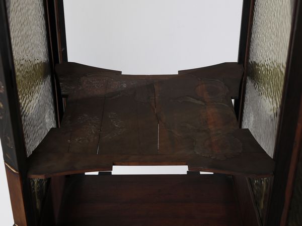 QUARTI EUGENIO (1867 - 1929) : Credenza a colonna Neo-Orientalista con piani a giorno e vetrinetta  - Asta Asta 523 | DESIGN E ARTI DECORATIVE DEL NOVECENTO Tradizionale - Associazione Nazionale - Case d'Asta italiane