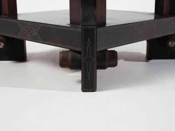 QUARTI EUGENIO (1867 - 1929) : Credenza a colonna Neo-Orientalista con piani a giorno e vetrinetta  - Asta Asta 523 | DESIGN E ARTI DECORATIVE DEL NOVECENTO Tradizionale - Associazione Nazionale - Case d'Asta italiane