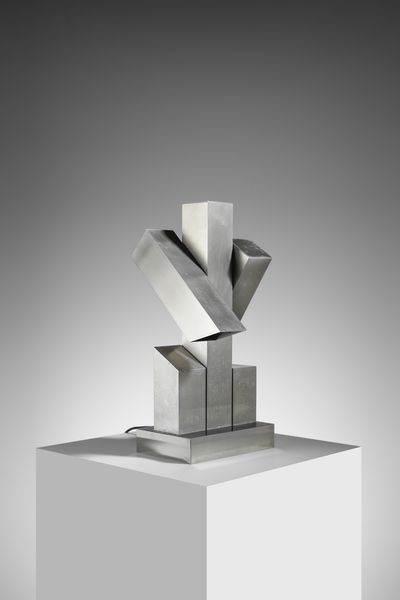 GANDINI INNOCENTO (n. 1941) : Lampada da tavolo-scultura mod. 14098 per Arredoluce, Monza  - Asta Asta 523 | DESIGN E ARTI DECORATIVE DEL NOVECENTO Tradizionale - Associazione Nazionale - Case d'Asta italiane