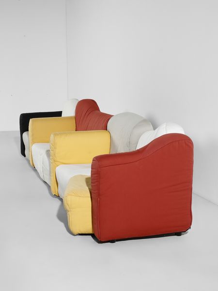 PESCE GAETANO (1939 - 2024) : Serie di sedute dal disegno informale mod. Cannaregio (4 moduli) per Cassina, Meda  - Asta Asta 523 | DESIGN E ARTI DECORATIVE DEL NOVECENTO Tradizionale - Associazione Nazionale - Case d'Asta italiane