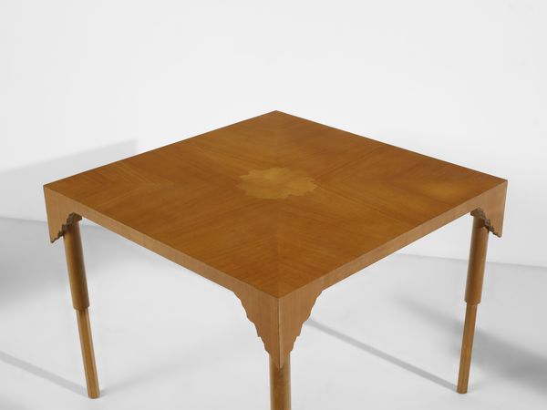 LA PIETRA UGO (n. 1938) : Tavolo e quattro sedie della serie Breccia, esecuzione F.lli Lanza, Cerea (VR)  - Asta Asta 523 | DESIGN E ARTI DECORATIVE DEL NOVECENTO Tradizionale - Associazione Nazionale - Case d'Asta italiane