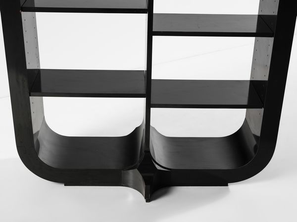 FALLANI ROBERTO  (n. 1937) : Libreria Egizia a ripiani mobili  - Asta Asta 523 | DESIGN E ARTI DECORATIVE DEL NOVECENTO Tradizionale - Associazione Nazionale - Case d'Asta italiane