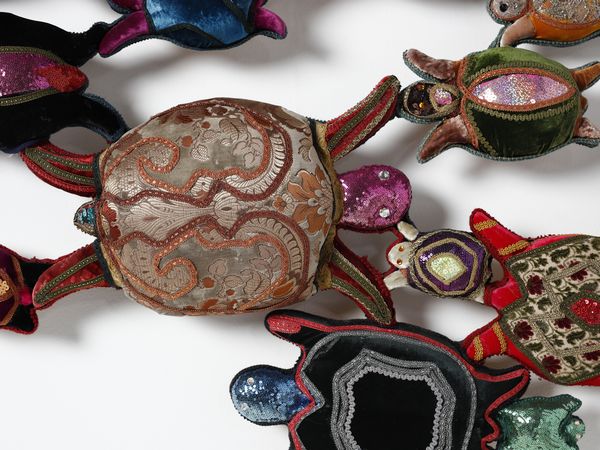 TOLOMEO CARLA (n. 1945) : Turtles on the wall Scultura da parete  - Asta Asta 523 | DESIGN E ARTI DECORATIVE DEL NOVECENTO Tradizionale - Associazione Nazionale - Case d'Asta italiane