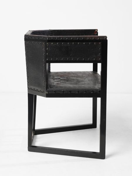 HOFFMANN JOSEF (1870 - 1956) : Poltroncina a pozzetto poligonale  - Asta Asta 523 | DESIGN E ARTI DECORATIVE DEL NOVECENTO Tradizionale - Associazione Nazionale - Case d'Asta italiane