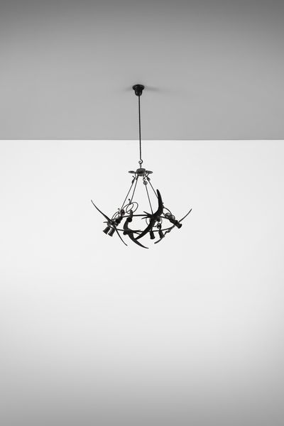 ALBERTO GERARDI (1889 - 1965) : Lampada a sospensione a otto luci con volo di rondini, Roma  - Asta Asta 523 | DESIGN E ARTI DECORATIVE DEL NOVECENTO Tradizionale - Associazione Nazionale - Case d'Asta italiane