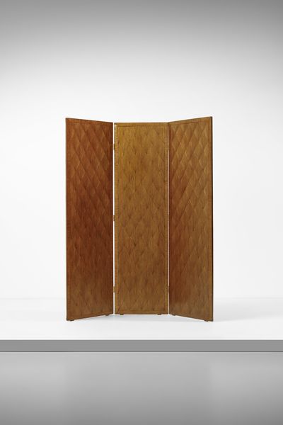 Comte : Paravento a tre ante realizzato su ispirazione dei modelli di Jean-Michel Frank, Bariloche  - Asta Asta 523 | DESIGN E ARTI DECORATIVE DEL NOVECENTO Tradizionale - Associazione Nazionale - Case d'Asta italiane