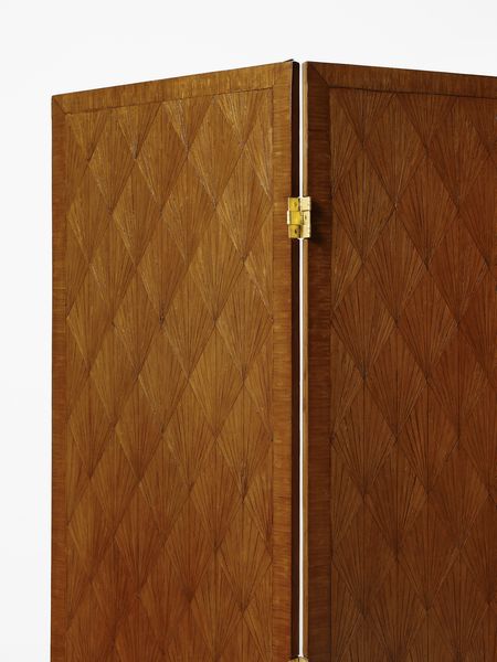 Comte : Paravento a tre ante realizzato su ispirazione dei modelli di Jean-Michel Frank, Bariloche  - Asta Asta 523 | DESIGN E ARTI DECORATIVE DEL NOVECENTO Tradizionale - Associazione Nazionale - Case d'Asta italiane