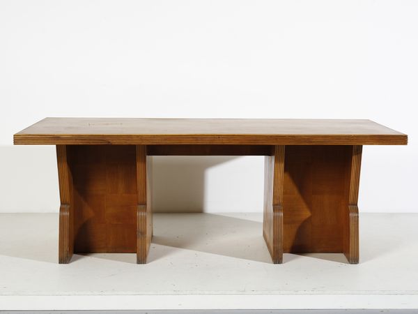 PONTI GIO (1891 - 1979) : Grande scrivania da centro a nove cassetti  - Asta Asta 523 | DESIGN E ARTI DECORATIVE DEL NOVECENTO Tradizionale - Associazione Nazionale - Case d'Asta italiane