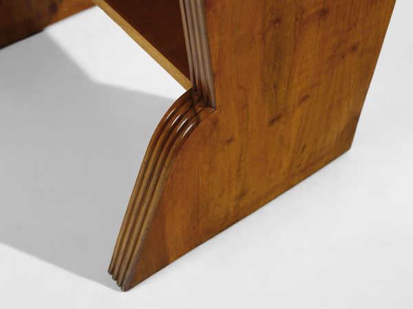 PONTI GIO (1891 - 1979) : Mobiletto con ripiani a giorno  - Asta Asta 523 | DESIGN E ARTI DECORATIVE DEL NOVECENTO Tradizionale - Associazione Nazionale - Case d'Asta italiane