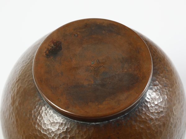 PONTI GIO (1891 - 1979) : Vaso esecuzione Nino Ferrari, Brescia  - Asta Asta 523 | DESIGN E ARTI DECORATIVE DEL NOVECENTO Tradizionale - Associazione Nazionale - Case d'Asta italiane