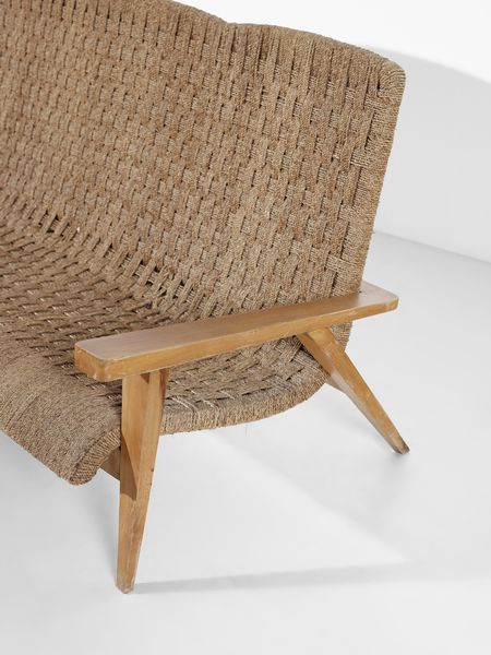 ROMANO AUGUSTO : attribuito. Salotto composto da un divano, due poltrone, un tavolino e due sgabelli  - Asta Asta 523 | DESIGN E ARTI DECORATIVE DEL NOVECENTO Tradizionale - Associazione Nazionale - Case d'Asta italiane