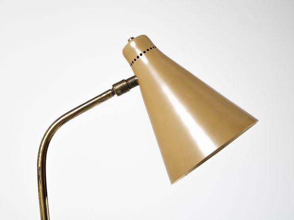 OSTUNI ANGELO (1904 - 1981) : Lampada da terra estensibile e orientabile mod. 301 per O-Luce, Milano  - Asta Asta 523 | DESIGN E ARTI DECORATIVE DEL NOVECENTO Tradizionale - Associazione Nazionale - Case d'Asta italiane