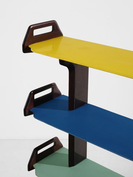 PARISI ICO (1916 - 1996) : Libreria a piani laccati in diversi colori mod. 457, esecuzione Angelo De Baggis, Cant  - Asta Asta 523 | DESIGN E ARTI DECORATIVE DEL NOVECENTO Tradizionale - Associazione Nazionale - Case d'Asta italiane