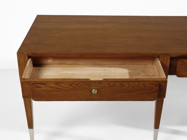 PONTI GIO (1891 - 1979) : Grande tavolo a sei cassetti, esecuzione Giordano Chiesa, Italia  - Asta Asta 523 | DESIGN E ARTI DECORATIVE DEL NOVECENTO Tradizionale - Associazione Nazionale - Case d'Asta italiane