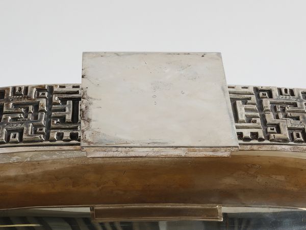 ARGENTIERE ITALIANO DEL XX SECOLO : Giardiniera centrotavola di forma geometrica allungata con decorazioni sbalzate e inserti in pietre dure  - Asta Asta 523 | DESIGN E ARTI DECORATIVE DEL NOVECENTO Tradizionale - Associazione Nazionale - Case d'Asta italiane