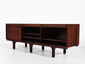 FRATTINI GIANFRANCO (1926 - 2004) : Credenza mod. 501/3 con scomparti a serrande scorrevoli per Bernini, Ceriano Laghetto  - Asta Asta 523 | DESIGN E ARTI DECORATIVE DEL NOVECENTO Tradizionale - Associazione Nazionale - Case d'Asta italiane