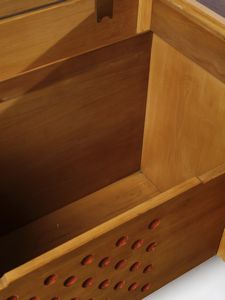 SCARPA CARLO (1906 - 1978) : attribuito. Mobile basso attrezzato, esecuzione Anfodillo, Venezia  - Asta Asta 523 | DESIGN E ARTI DECORATIVE DEL NOVECENTO Tradizionale - Associazione Nazionale - Case d'Asta italiane