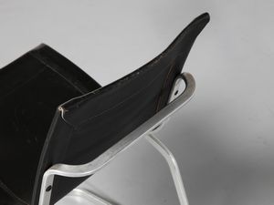 SALOCCHI CLAUDIO (1934 - 2009) : Otto sedie mod. Lia per Sormani, Arosio  - Asta Asta 523 | DESIGN E ARTI DECORATIVE DEL NOVECENTO Tradizionale - Associazione Nazionale - Case d'Asta italiane