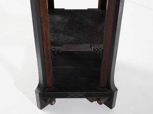 QUARTI EUGENIO (1867 - 1929) : Credenza a colonna Neo-Orientalista con piani a giorno e vetrinetta  - Asta Asta 523 | DESIGN E ARTI DECORATIVE DEL NOVECENTO Tradizionale - Associazione Nazionale - Case d'Asta italiane